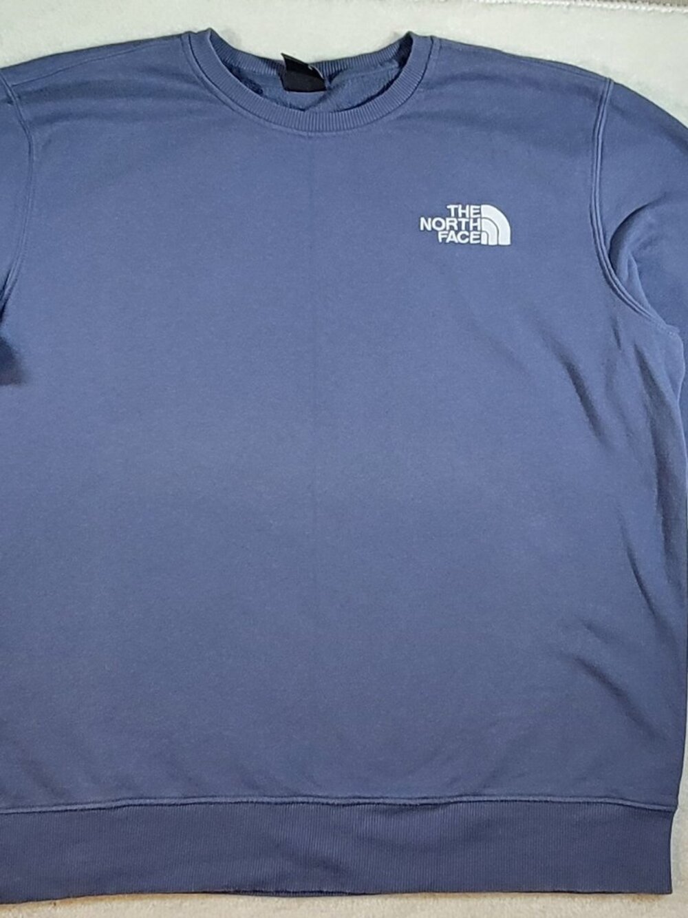 The North Face Crewneck Sweatshirt Men’s Blue Pullover Logo